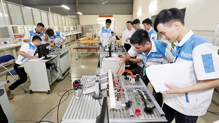 Government adopts strategy for development of vocational training for 2021-2030 period