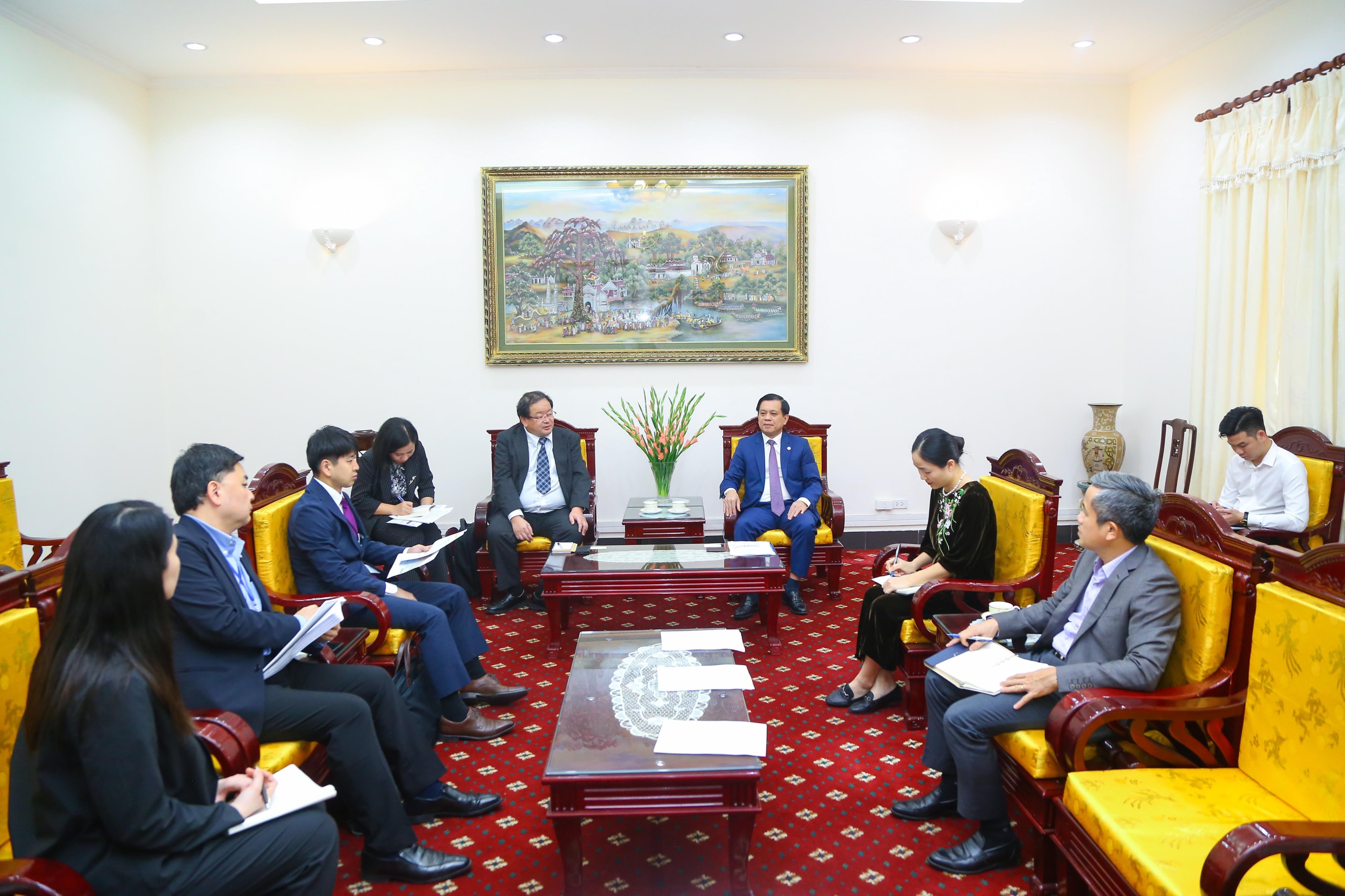 Deputy Minister Nguyen Ba Hoan receives the Special Advisor of the President of JICA on foreign workers