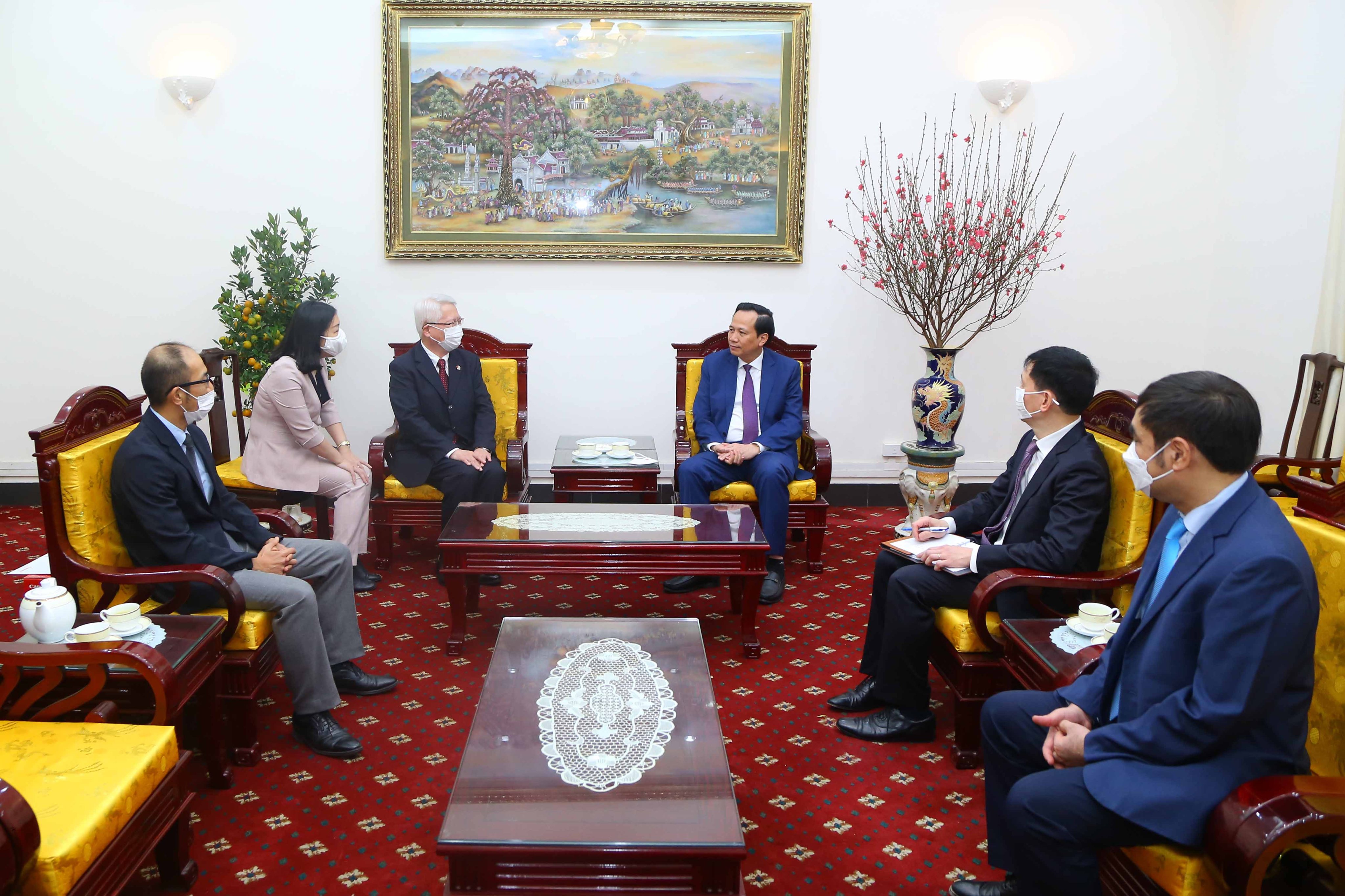 Minister Dao Ngoc Dung receives General Director of Canon Vietnam