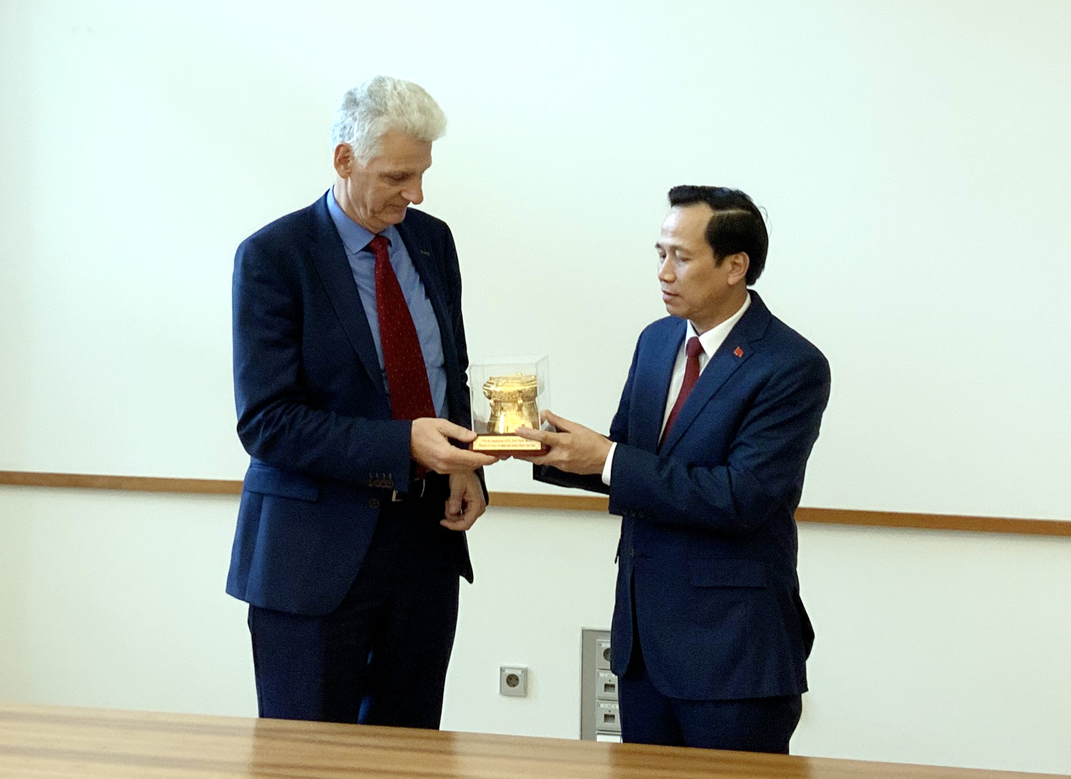 Vietnam – Federal Republic of Germany open comprehensive cooperation on labour and social affairs