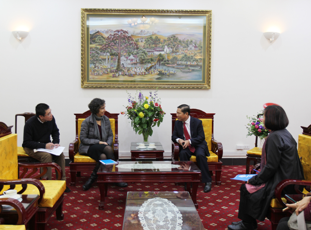 Deputy Minister Le Tan Dung receives Vice Head of Representative of UNICEF Vietnam