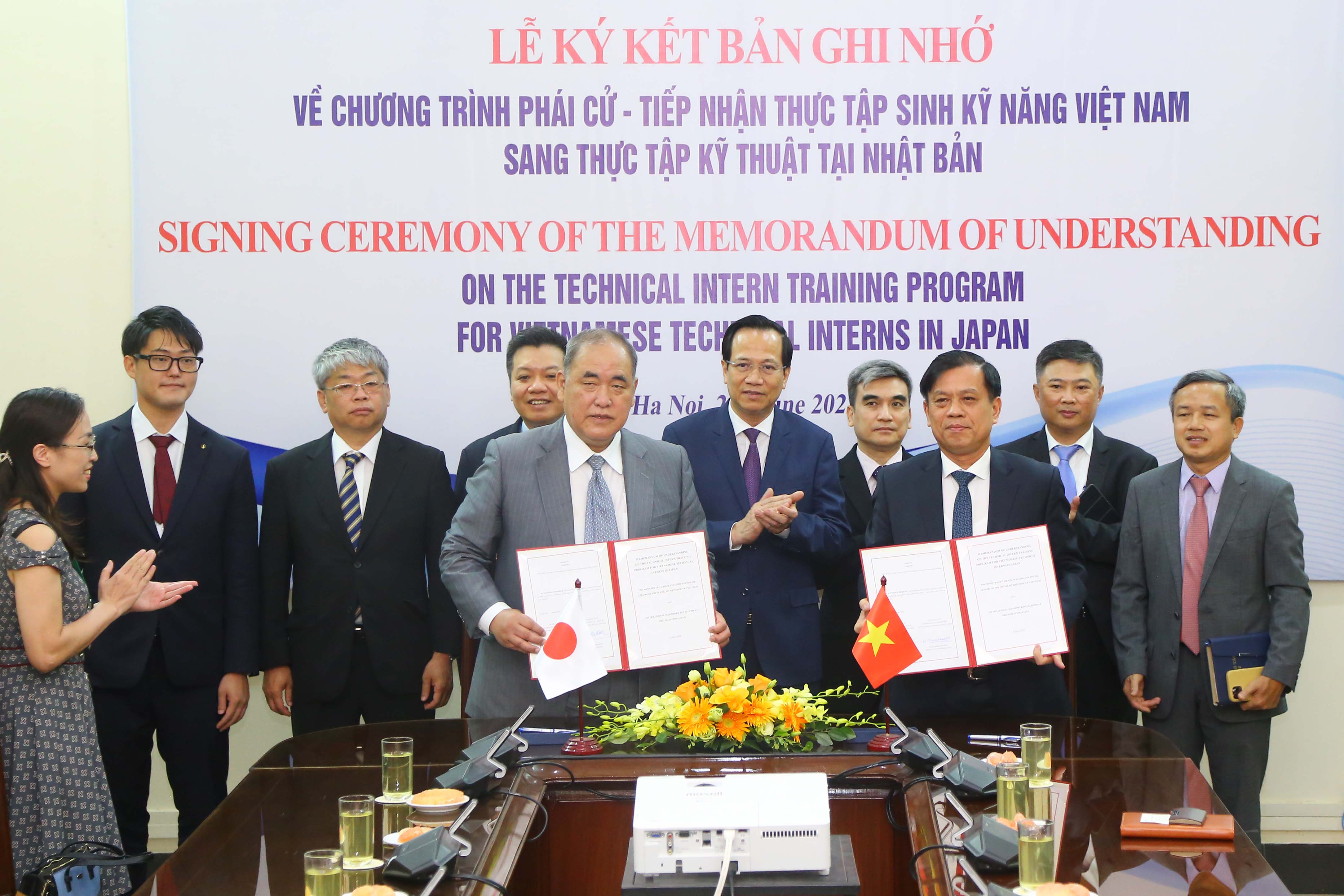 Signing Ceremony of the MOU on the technical internship training program for Vietnamese technical interns in Japan